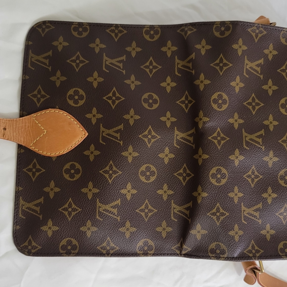 LV Cartouchiere